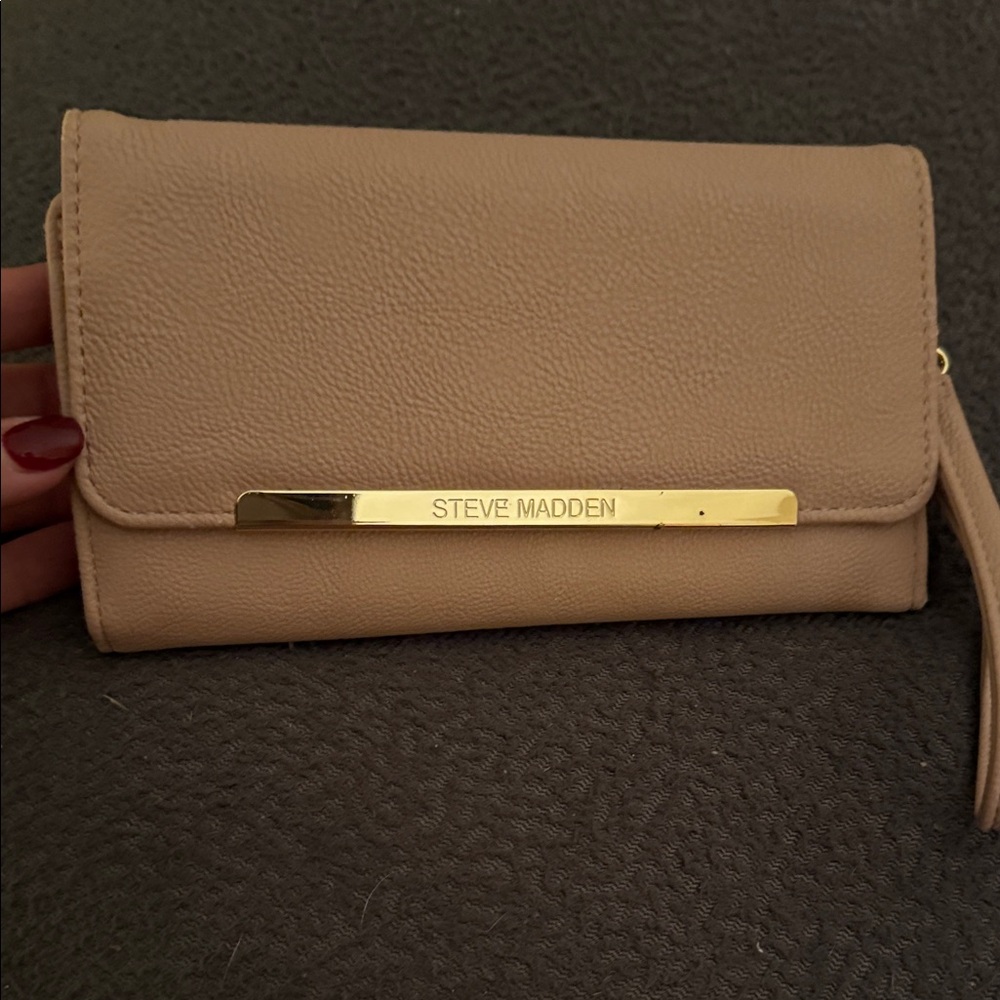 Steve Madden Wallet wristlet with Gold Accent
